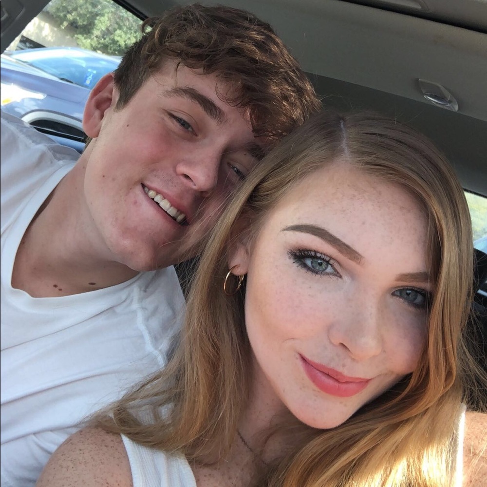 Meet your Posher, Maddie & riley